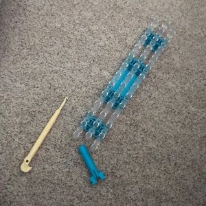 Rainbow loom complete with mini loom and hook